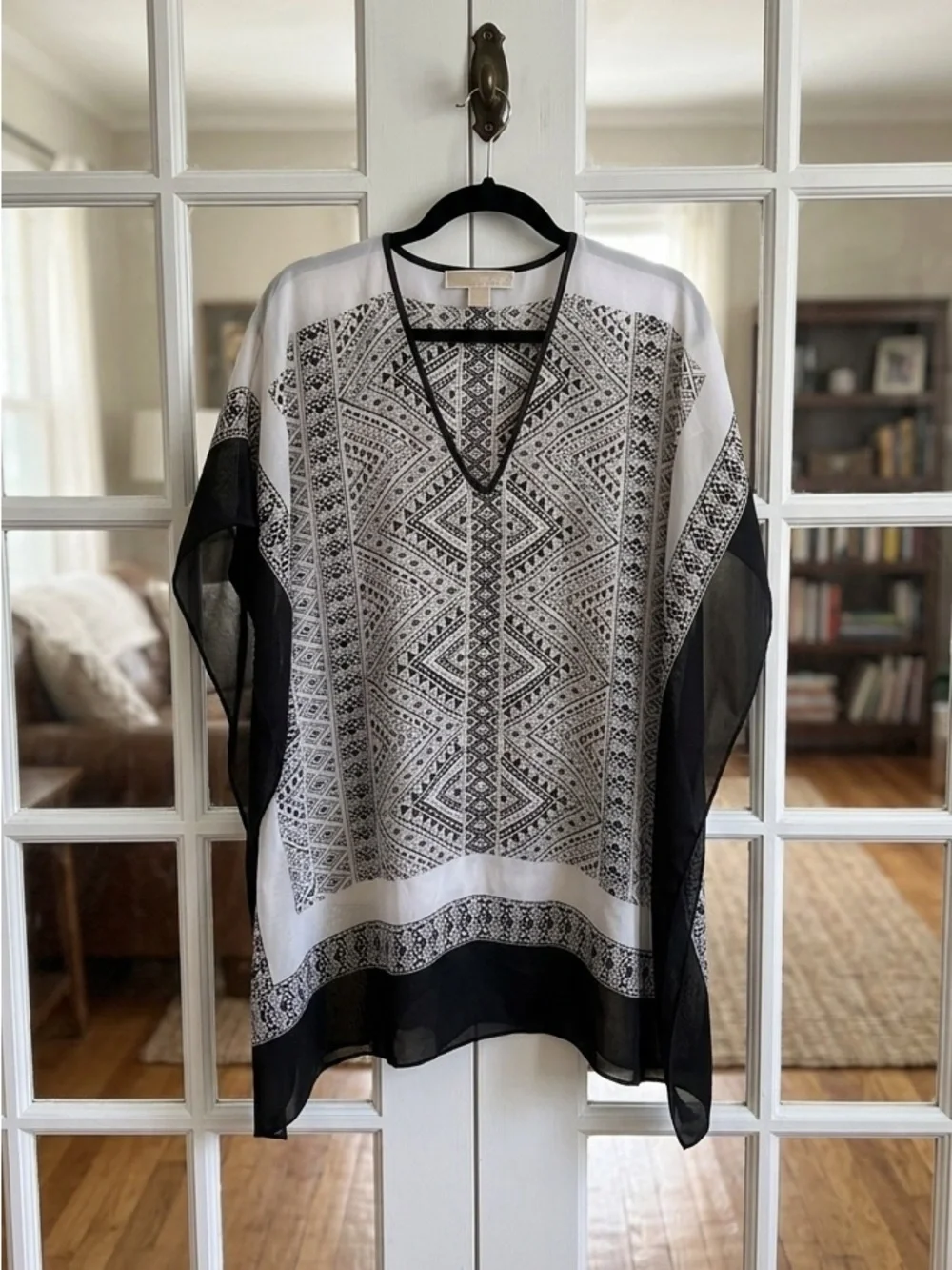 Michael Kors Elegant top with black and white geometric.  EUC